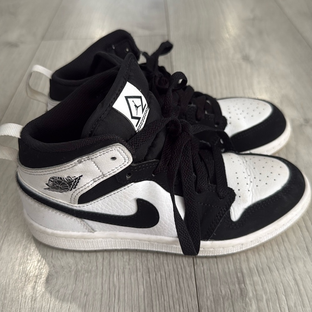 Nike jordans